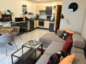 Modernes ruhiges Apartment in Scheidt, Uni-Nähe